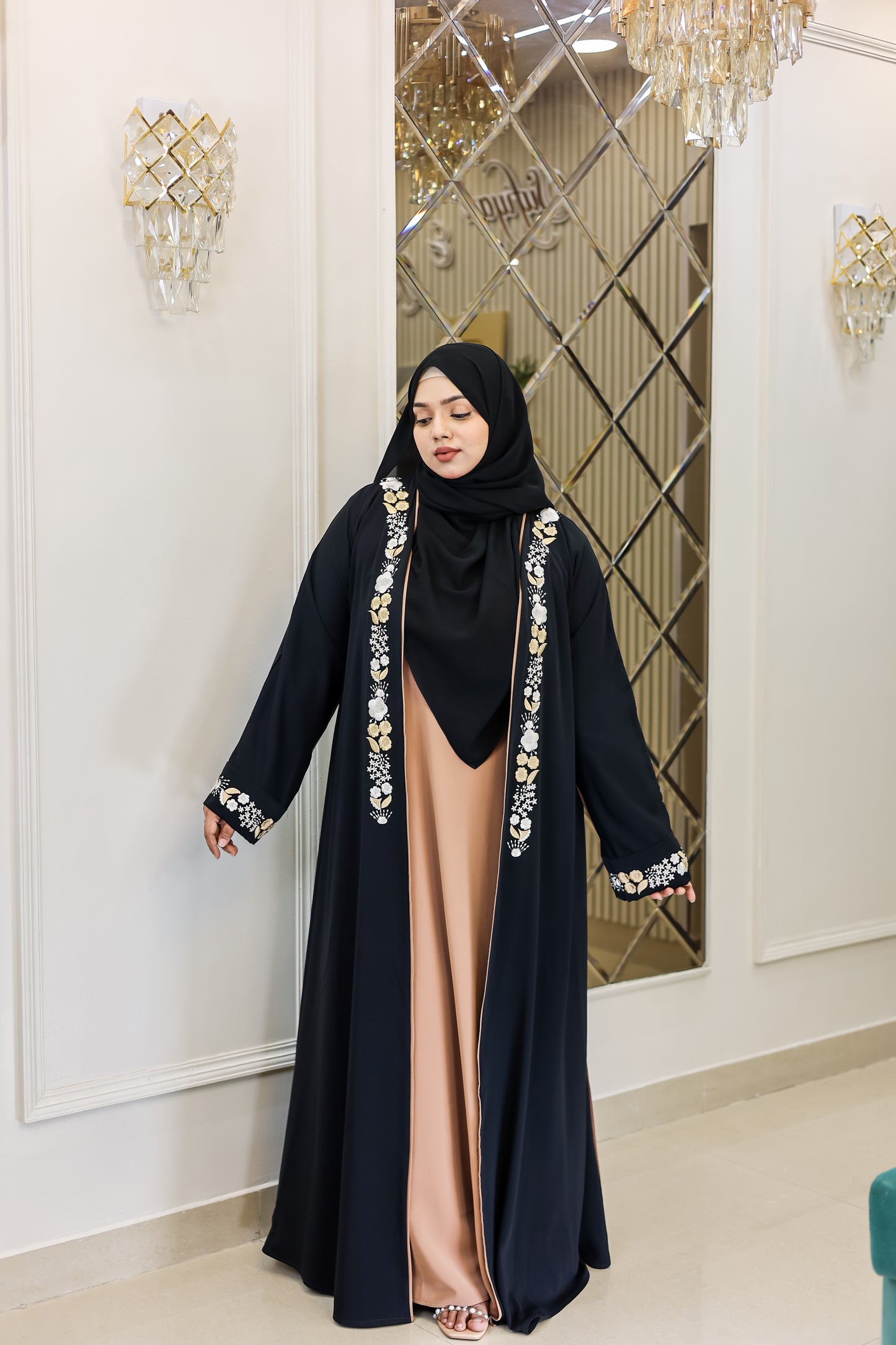 Jasmin noir abaya