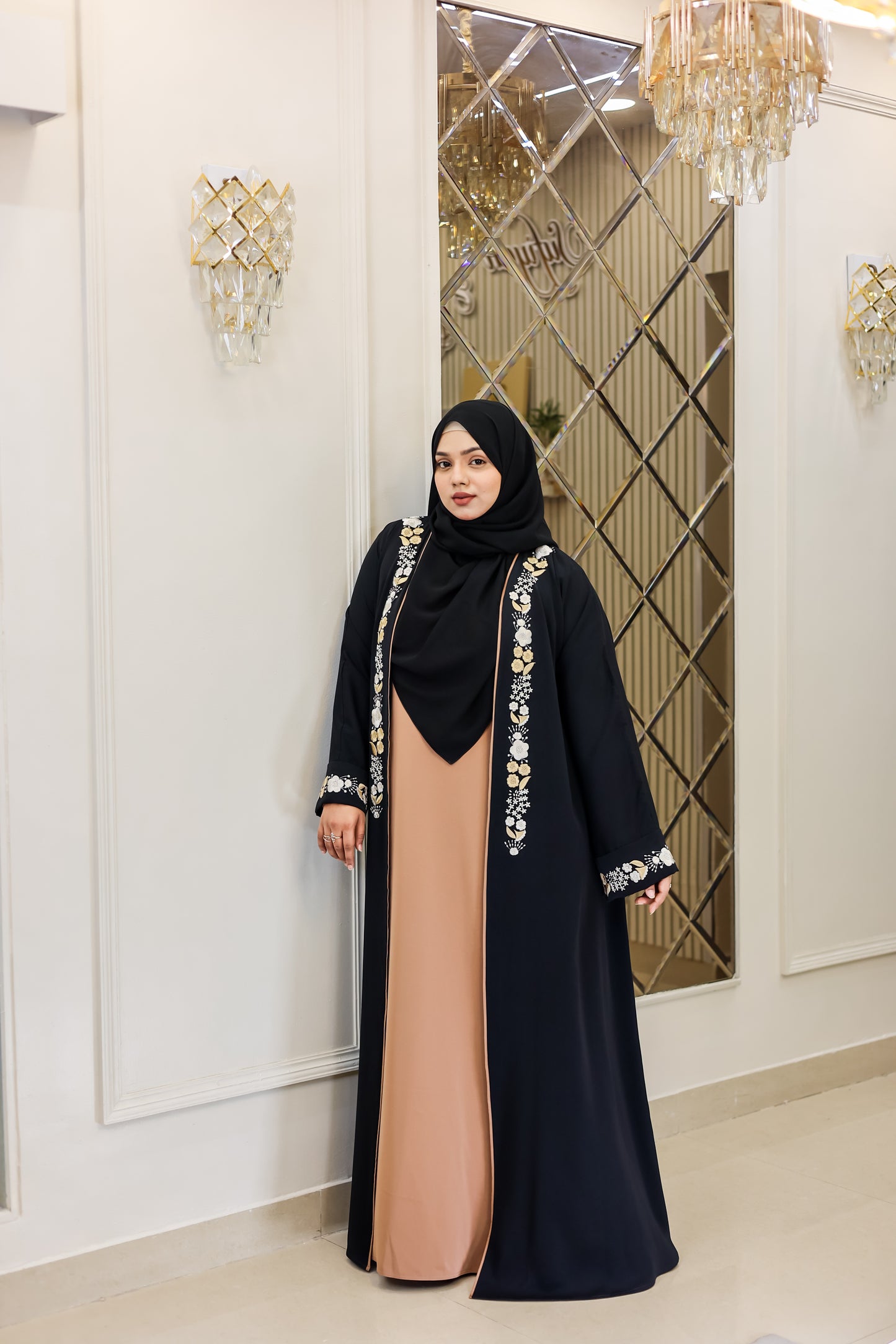 Jasmin noir abaya