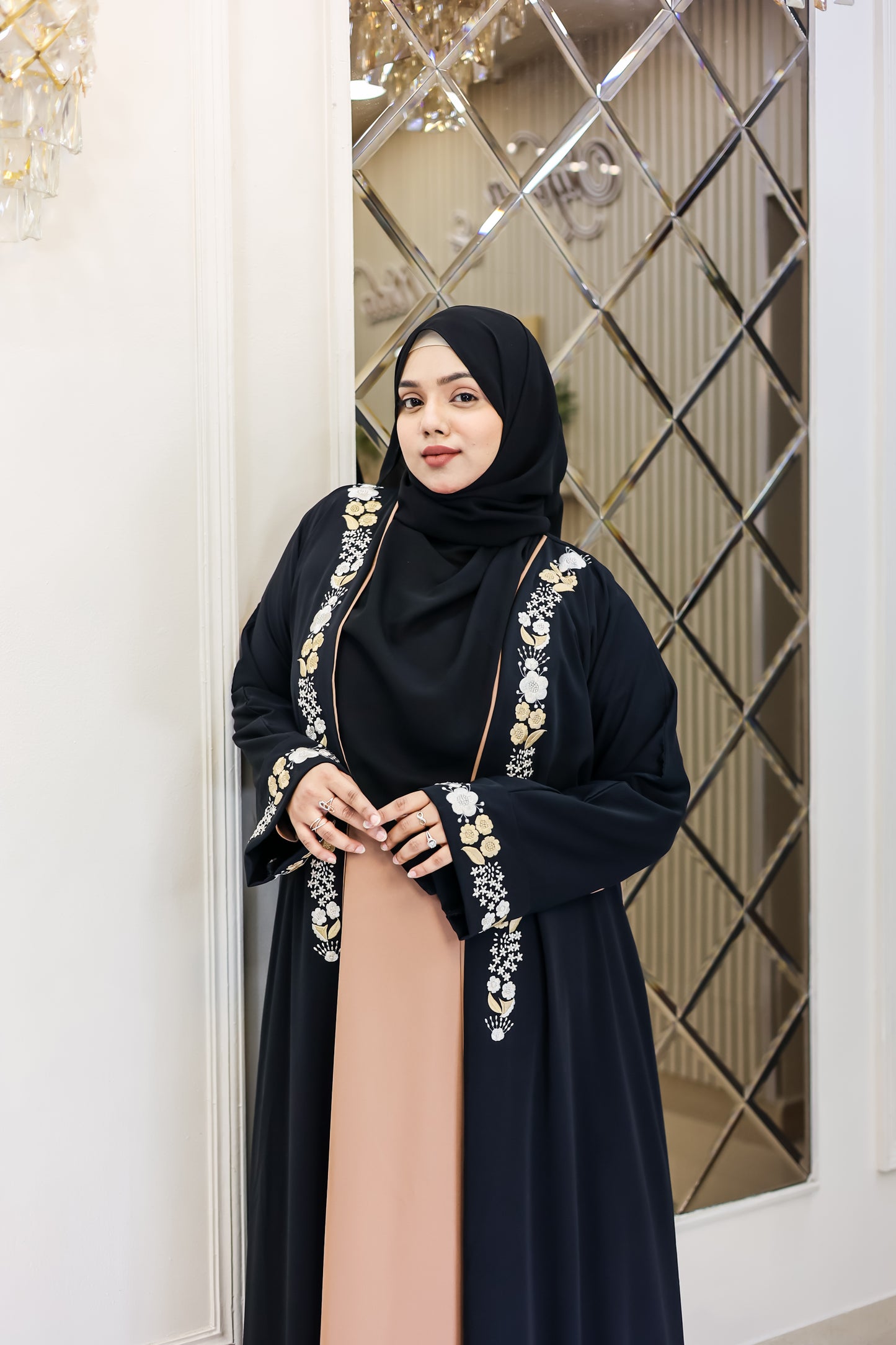 Jasmin noir abaya