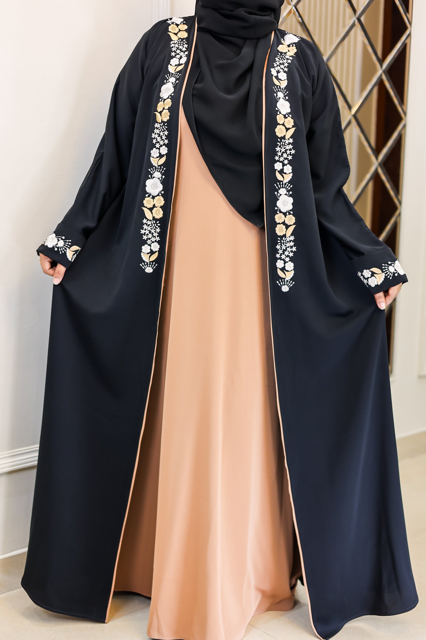 Jasmin noir abaya