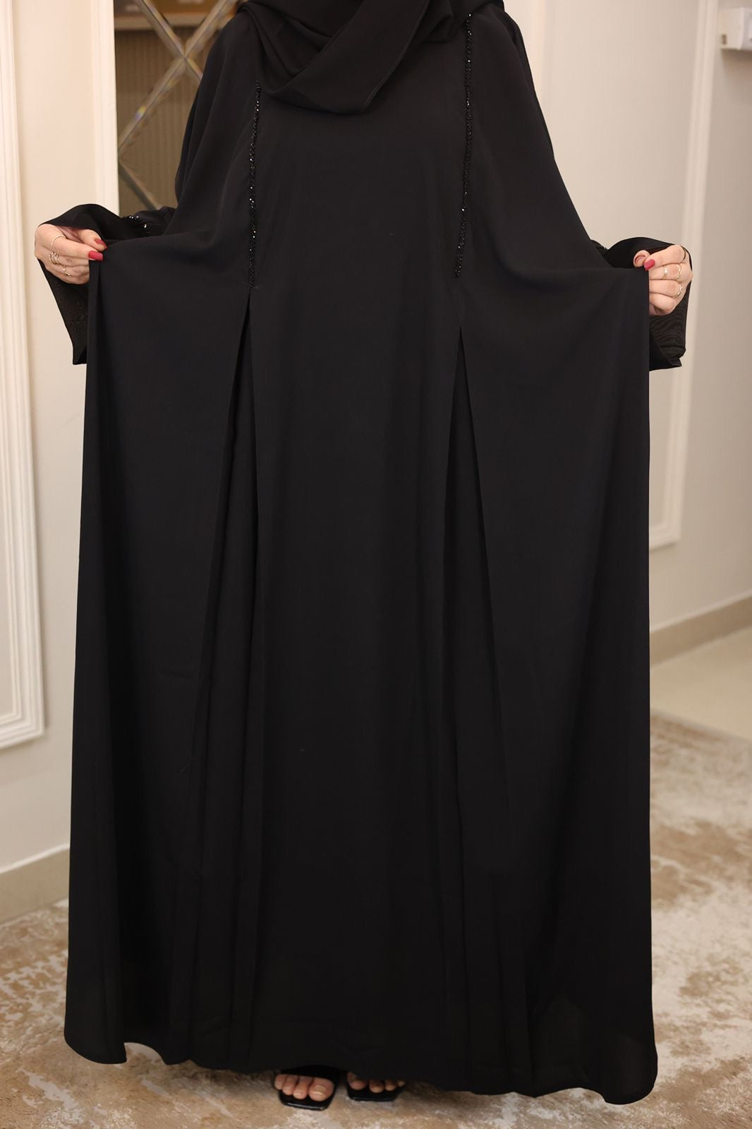 Elara Bisht Abaya